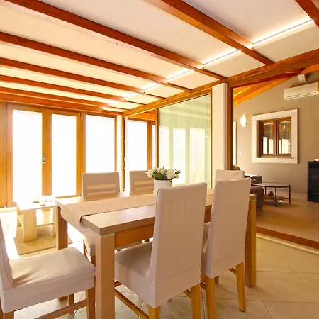 Kristina 1531 Apartamento *