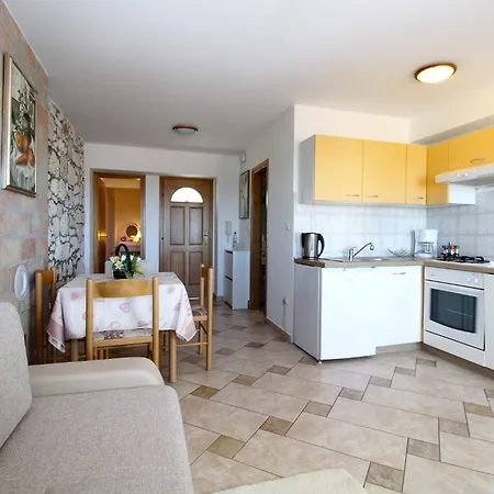 Kristina 1531 Apartment