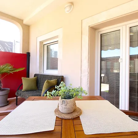 Kristina 1531 Apartamento