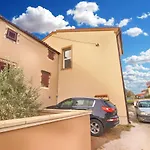 Kristina 1531 Πούλα